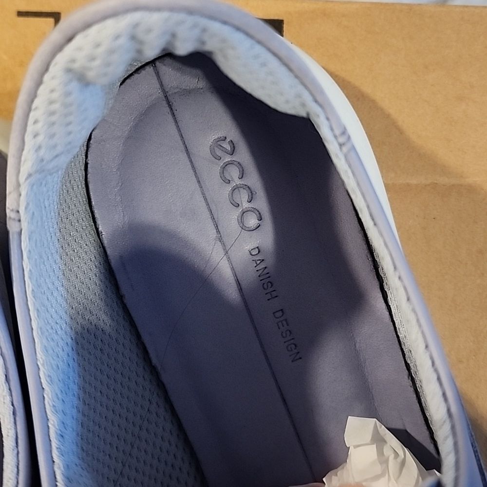 Women's ECCO purple 💜 soft shoes NWOT in box size 10 - Picture 3 of 7